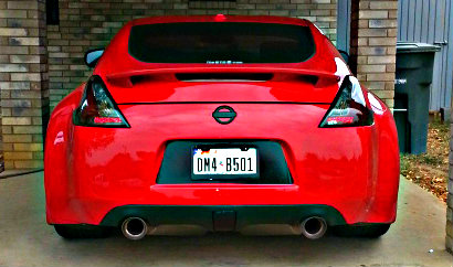 Red Rear 370z