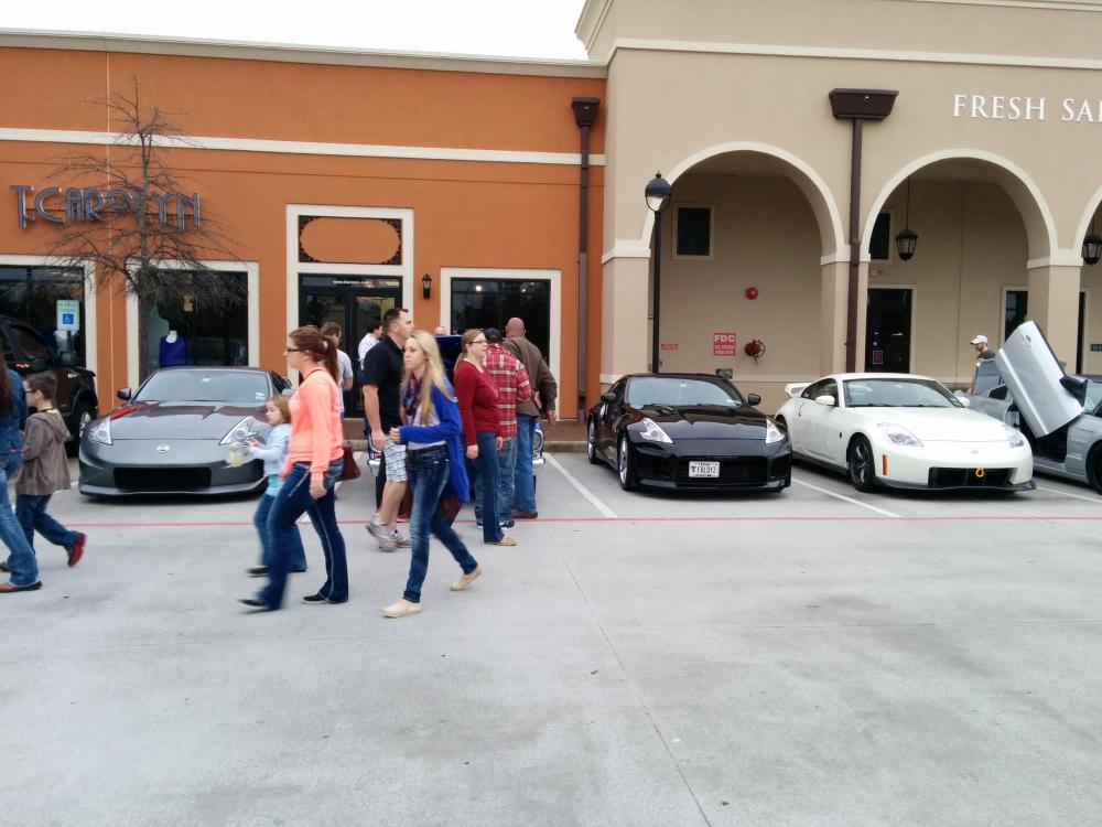 C&C Houston with 12NISMO on the left Feb 2014