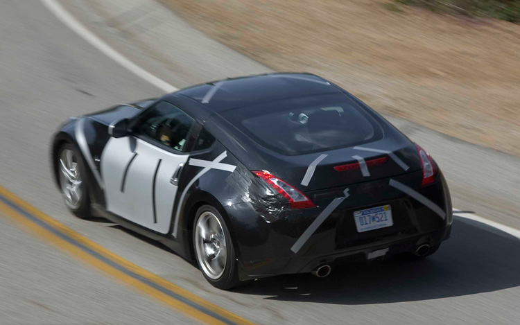 Nissan 370z rear top down motion