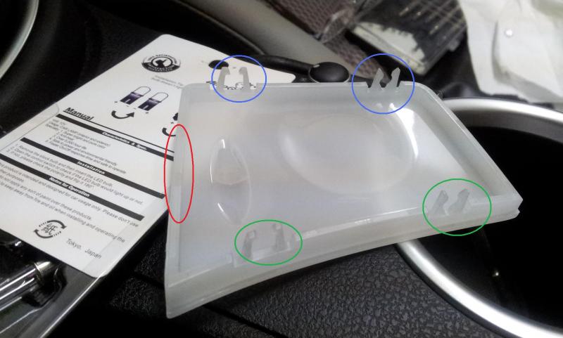 To remove the Map Light Cover, DO NOT yank at the red circle like the manual says, it will cause a dent mark on the black plastic frame easily.  Insert the screw-driver at the green circle area first, the inner side close to the power-switch, detach the green circled clips first, then slowly you can pull the cover off the module by detaching the blue-circled clip.