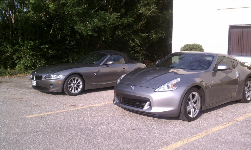 My Z parked next to my boss' Z :D