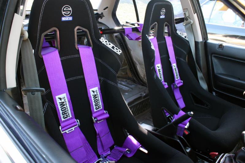 New Interior: Sparco Sprint V's with 3" Crow Harnesses