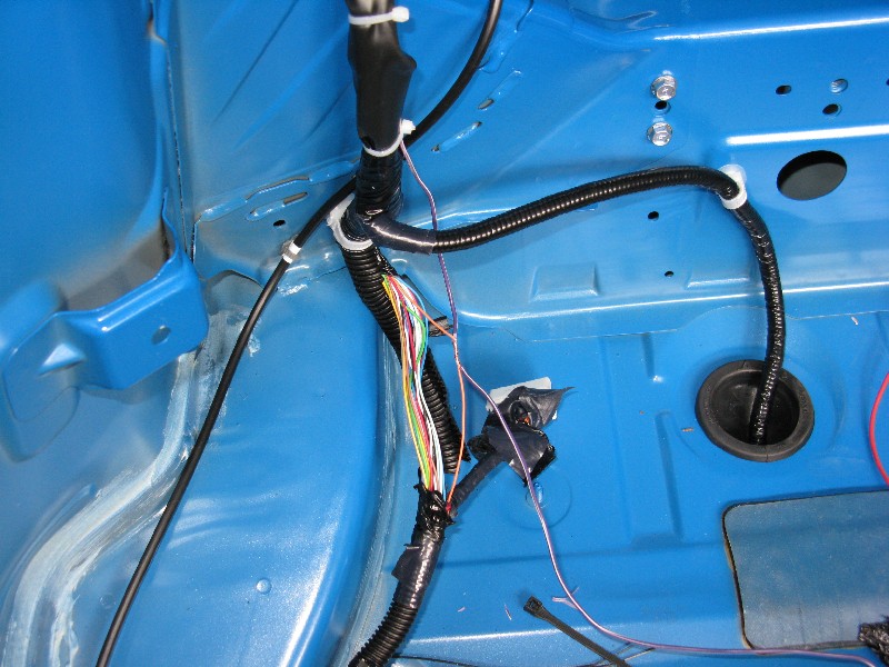 038
Kenwood Reverse Wire Connection to Factory Back Up Lights (Orange Wire)