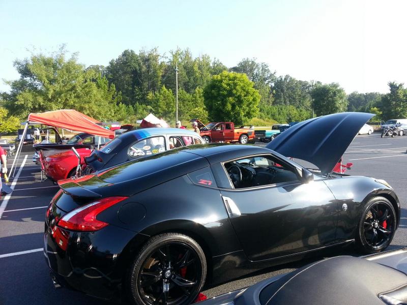 Veterans car show at bass pro