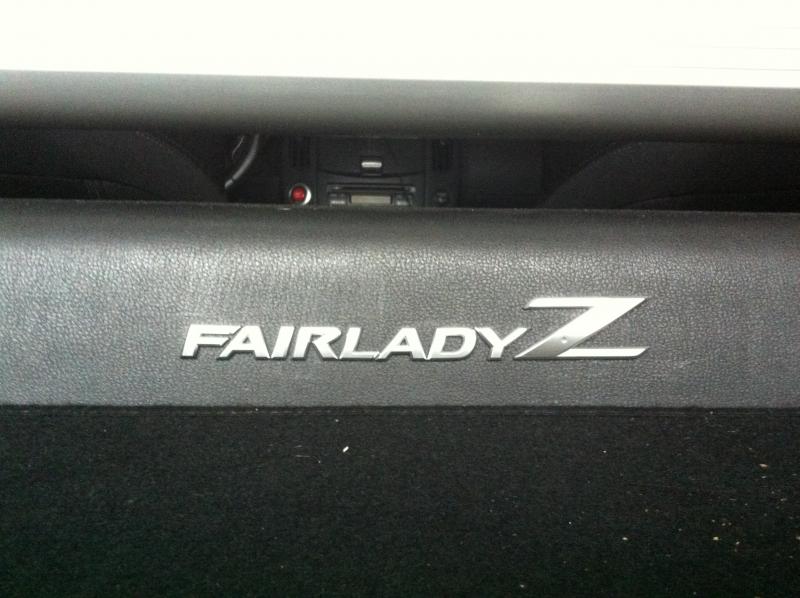 little something i did on the back so the trunk would be more special!! (wrong font though z33 ones still..)