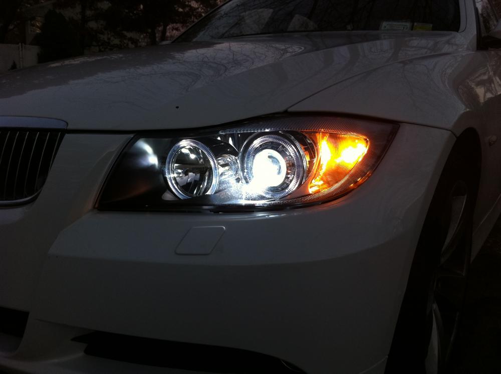 The Mrs. BMW, finally installed some HID's on her e90... Much needed upgrade for any e90 owner with Halogens!