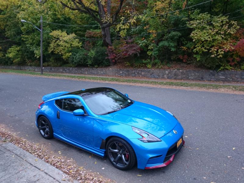 Nissan 370z РіРѕР»СѓР±РѕР№