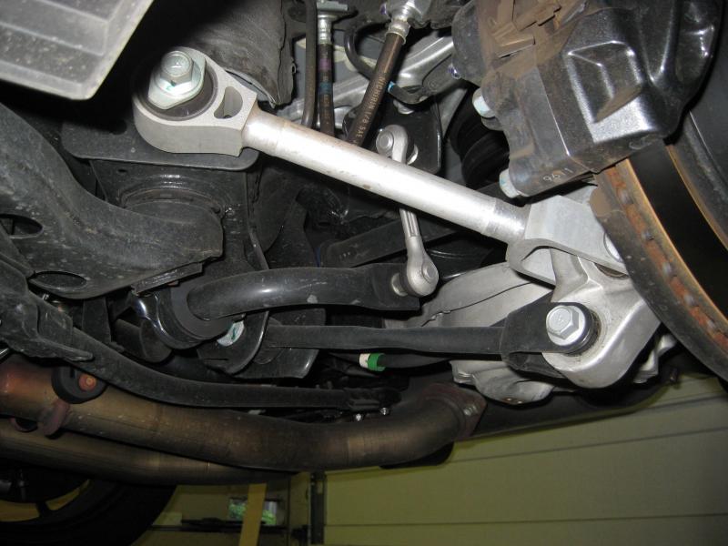 Stock rear camber and traction links