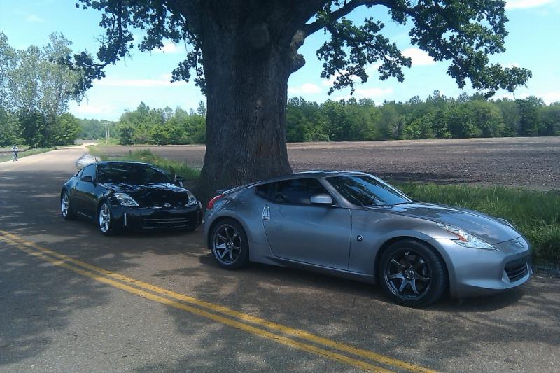 My friends 350 and my z with my old xxr wheels
