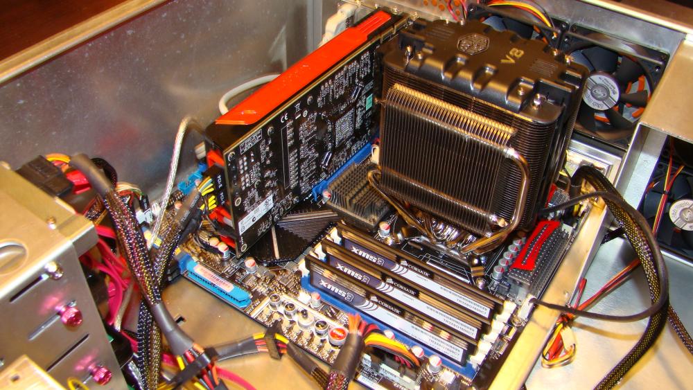 Pentium i7 Core 920 2.66GHz overclocked to 4.0GHz, Corsair 1600MHz ram 2GB x 3, Radeon HD 5850, Asus Rampage II