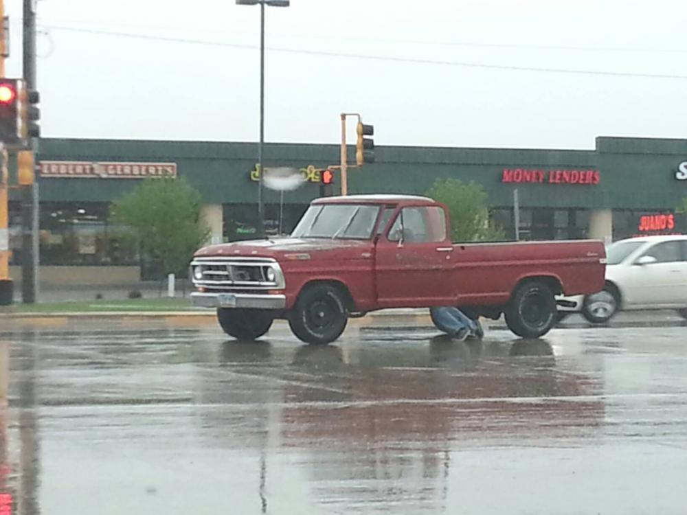 broke down ford truck