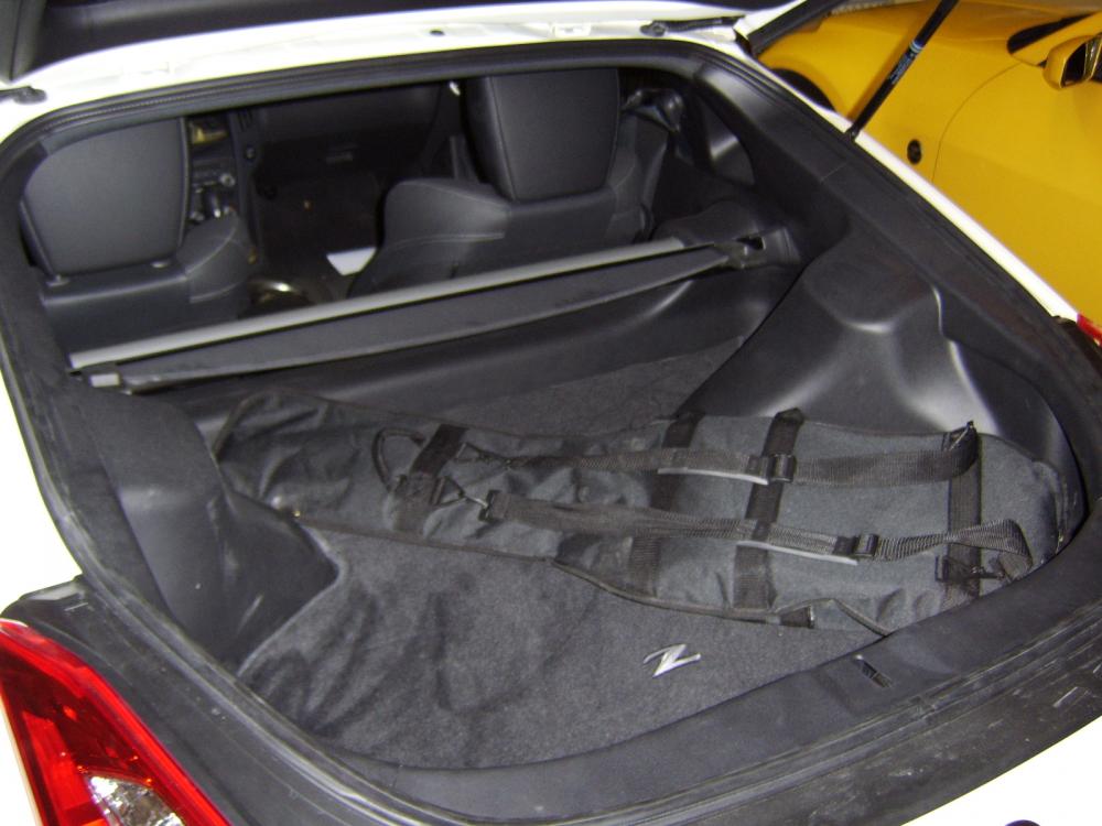 2002 Nissan maxima trunk space #6