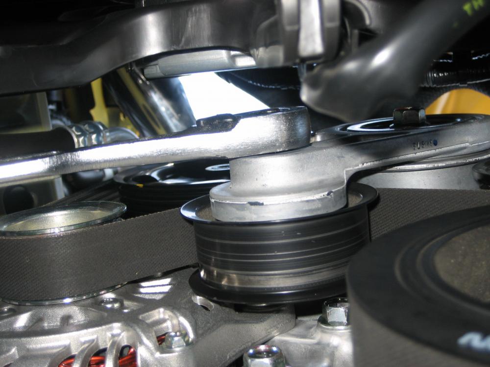 Belt tensioner