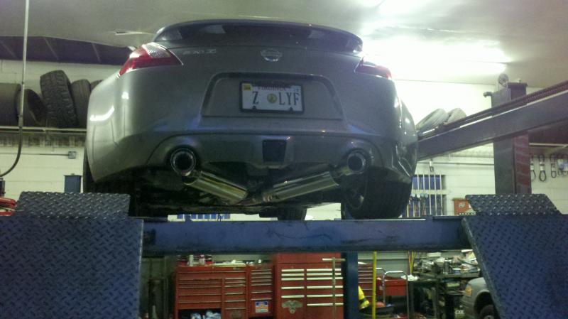 my 370z exhaust after install 1