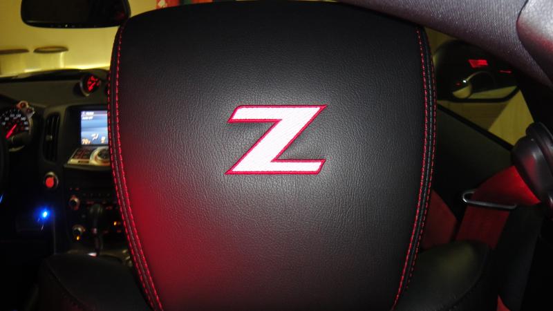 The back of the head rests... the white Z glows red when the Leds from the amps are on... Looks amazing.