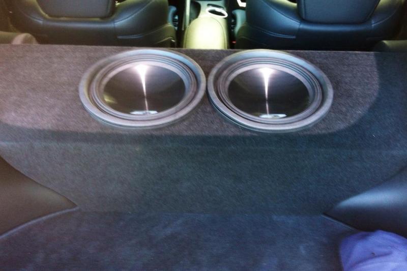 zenclosure 2 10"s...alpine type e's with alpine 500 mono...rushed into them...upgrading to rockford fosgate p3d4 10''s with an mb quart 1000w amp...type r 5.25 and 6.5 components in doors and rear with mb quart 4 channel...pioneer avh p2300dvd powering it up...more pics to come