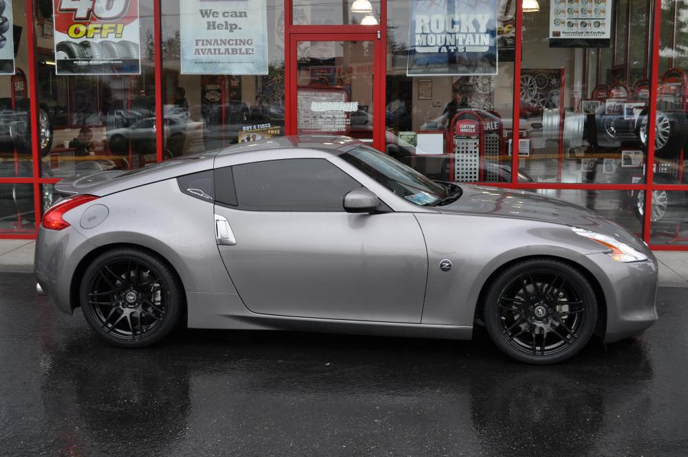 Nissan 370z white with black rims #3