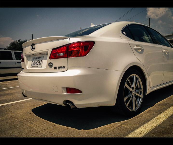 Lexus IS 250 - Rear 1/4