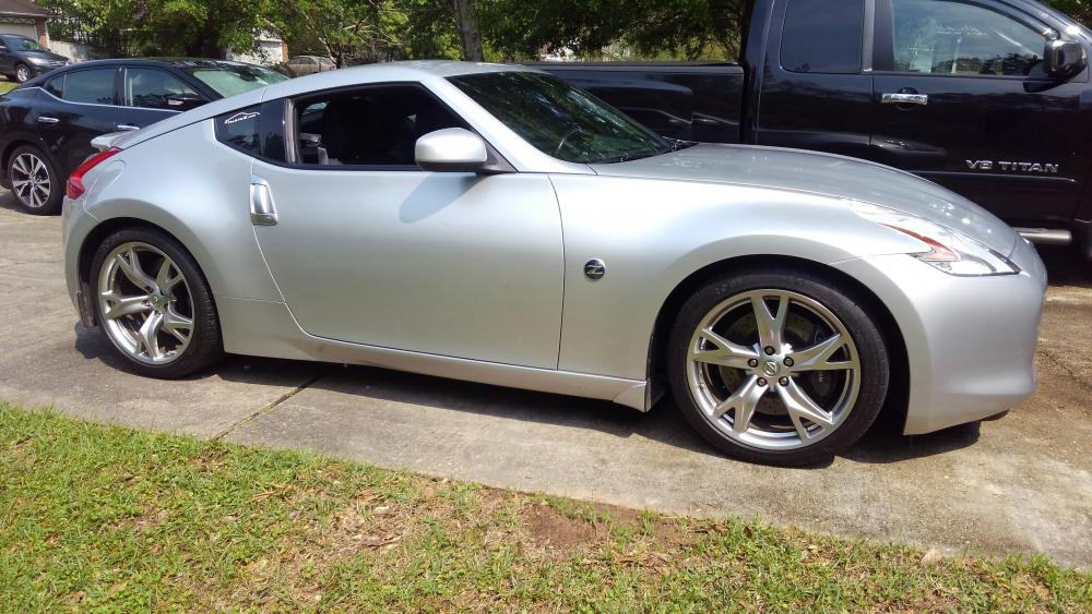 My Z on the new Hawk Talon Cross Drilled and Slotted Front Rotors with Hawk HPS Pads ... AWESOME!