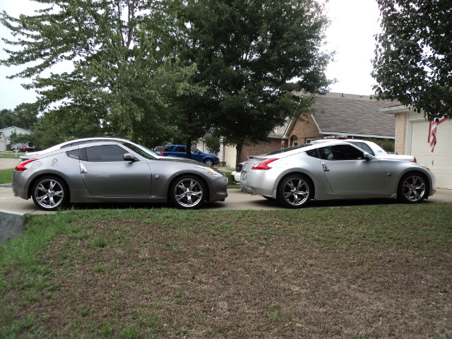 Mike F.'s and Paul's 370's - Two in the driveway - AweZome!