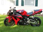 hondacbr1000rr 005 
i sold my baby. i'm leaving the pics on here to remind me how stupid i was to sell it.