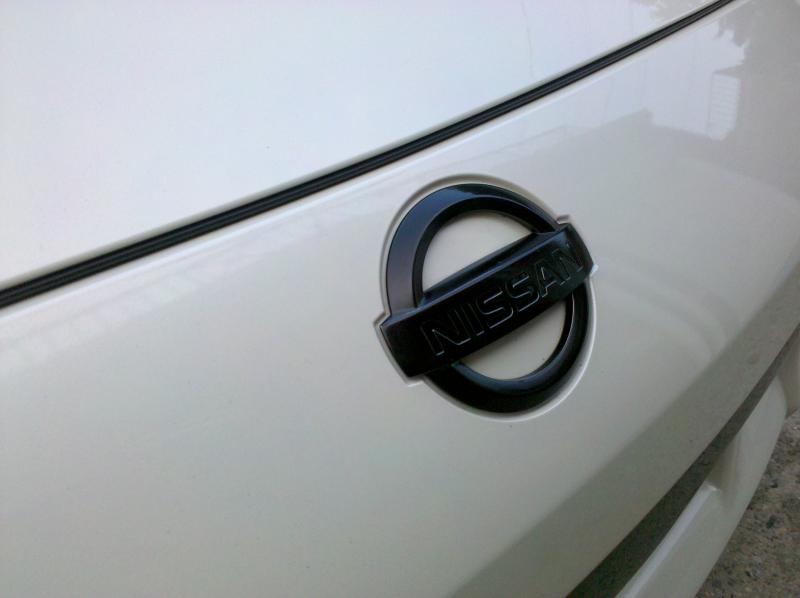 Nissan black pearl emblem #9