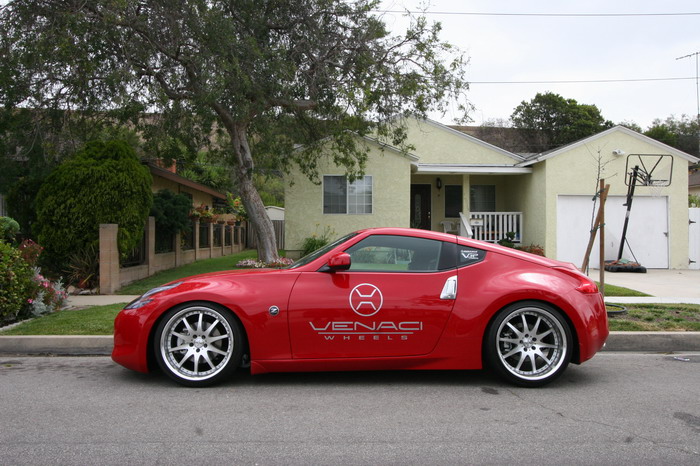 Venaci 370Z on VG10 20X9+20X11