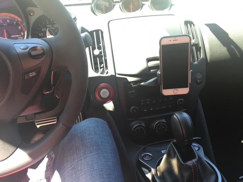 Phone mount with iphone 6