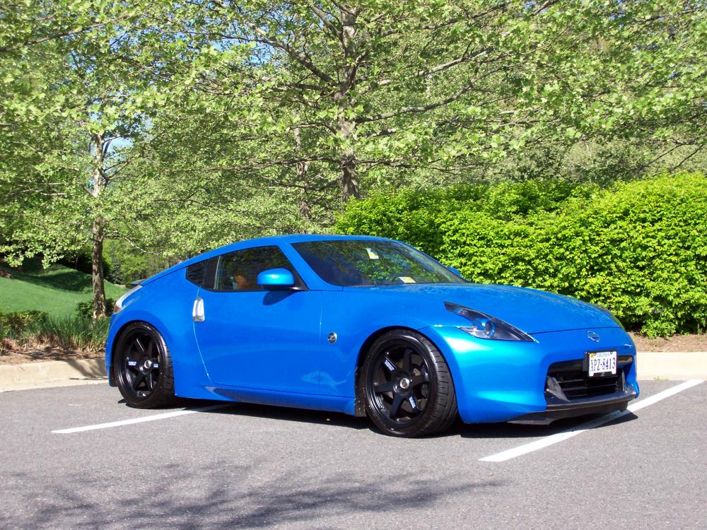 Profile of Tony's Z. 35pct tint, the TE-37s and RE-11s always are pleasing to the eye!