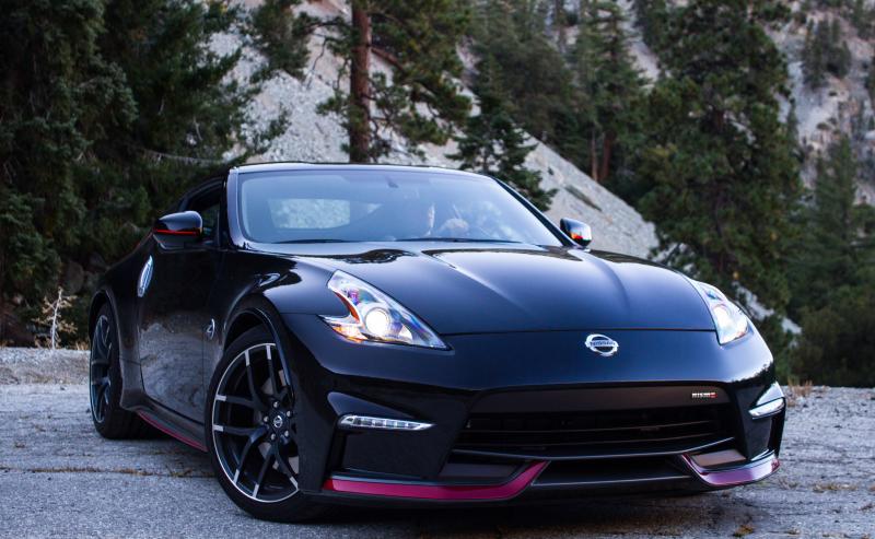 Nissan 370z спорт черная
